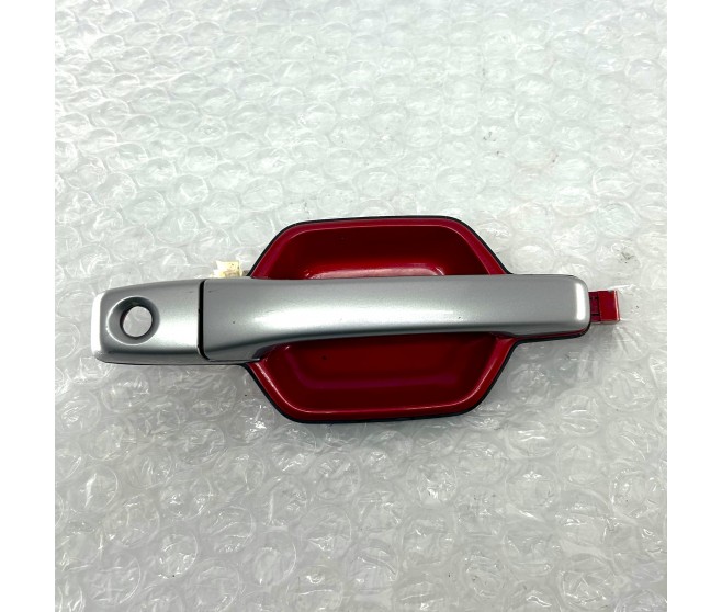 FRONT DOOR OUTSIDE HANDLE RIGHT FOR A MITSUBISHI PAJERO/MONTERO - V98W
