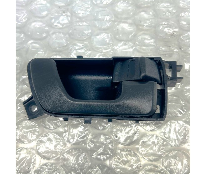 DOOR HANDLE INSIDE RIGHT FOR A MITSUBISHI V60,70# - DOOR HANDLE INSIDE RIGHT