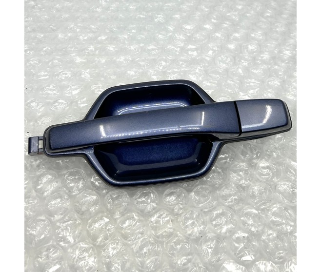 FRONT DOOR OUTSIDE HANDLE LEFT FOR A MITSUBISHI V88W - 3200D-TURBO/SHORT WAGON<07M-> - GLX(NSS4/EURO4),5FM/T RHD / 2006-09-01 -> - 