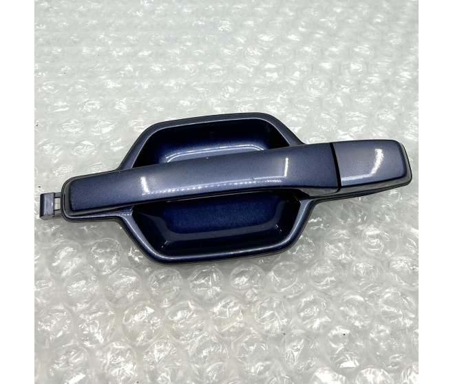 FRONT DOOR OUTSIDE HANDLE LEFT FOR A MITSUBISHI PAJERO/MONTERO - V98W