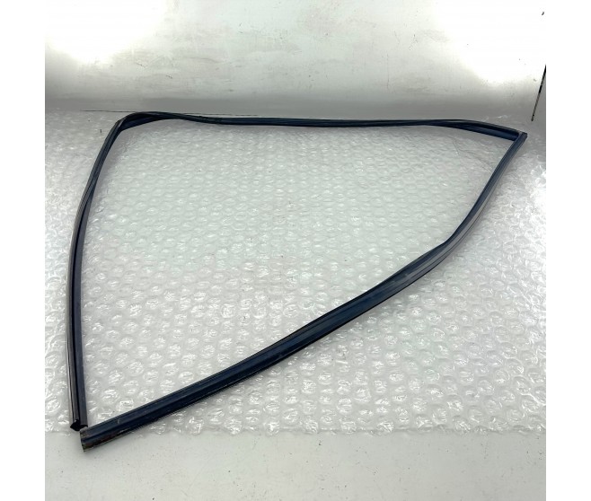 INNER WEATHERSTRIP FRONT LEFT FOR A MITSUBISHI MONTERO - V77W