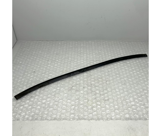 LOWER DOOR WEATHERSTRIP FOR A MITSUBISHI DOOR - 