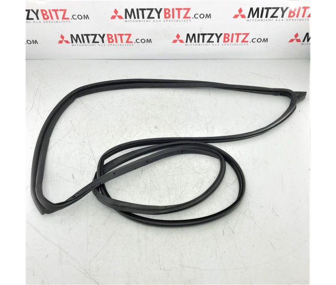 FRONT DOOR OPENING WEATHERSTRIP OUTER RIGHT FOR A MITSUBISHI GF0# - FRONT DOOR OPENING WEATHERSTRIP OUTER RIGHT