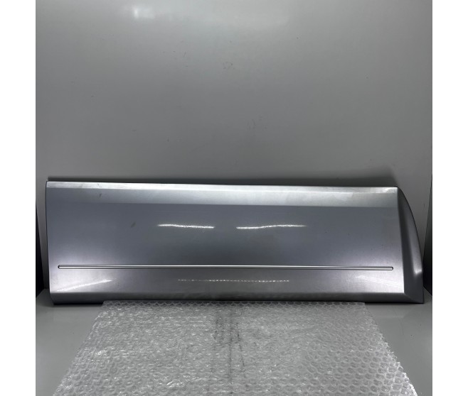 DOOR MOULDING FRONT LEFT FOR A MITSUBISHI PAJERO - V97W
