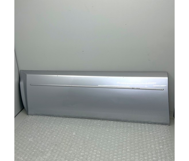 LOWER DOOR MOULDING FRONT LEFT FOR A MITSUBISHI GENERAL (EXPORT) - EXTERIOR