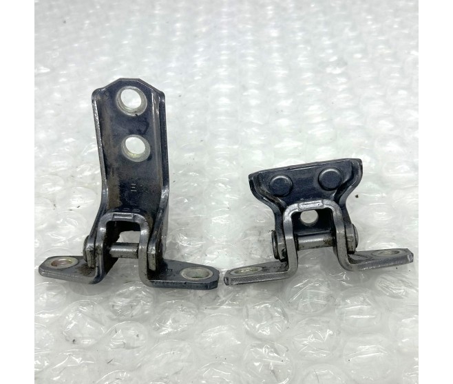DOOR HINGES UPPER AND LOWER REAR LEFT FOR A MITSUBISHI ASX - GA3W