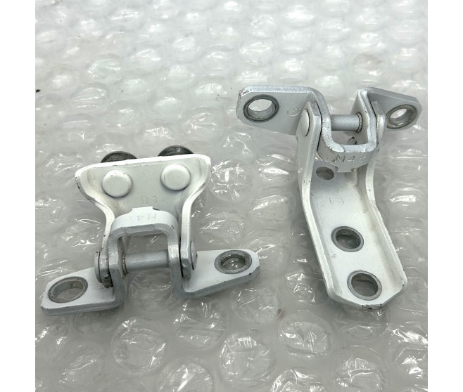 DOOR HINGES UPPER AND LOWER REAR LEFT FOR A MITSUBISHI ASX - GA1W