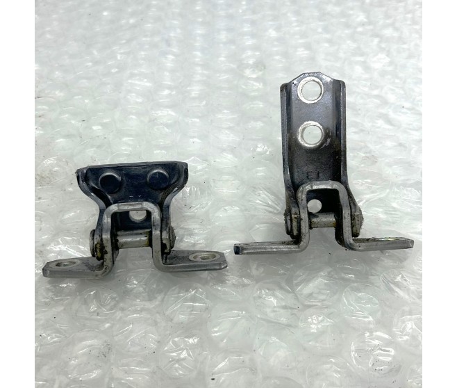 DOOR HINGES UPPER AND LOWER REAR RIGHT FOR A MITSUBISHI ASX - GA1W