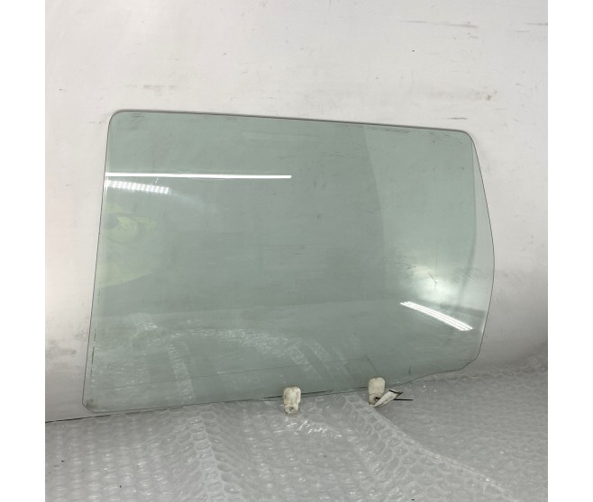 LEFT REAR DOOR GLASS FOR A MITSUBISHI OUTLANDER - CW6W