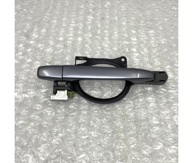DOOR HANDLE AND BASE LEFT REAR FOR A MITSUBISHI OUTLANDER - CW8W