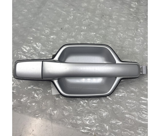 DOOR HANDLE REAR RIGHT FOR A MITSUBISHI DOOR - 