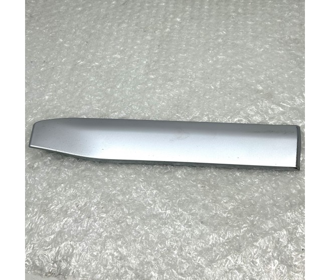 DOOR TRIM MOULDING REAR RIGHT FOR A MITSUBISHI OUTLANDER - CW5W