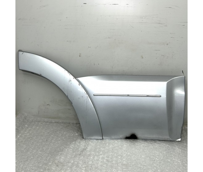 DOOR MOULDING REAR RIGHT FOR A MITSUBISHI PAJERO - V93W