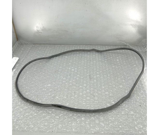 SUNROOF LID WEATHERSTRIP FOR A MITSUBISHI OUTLANDER - CW6W