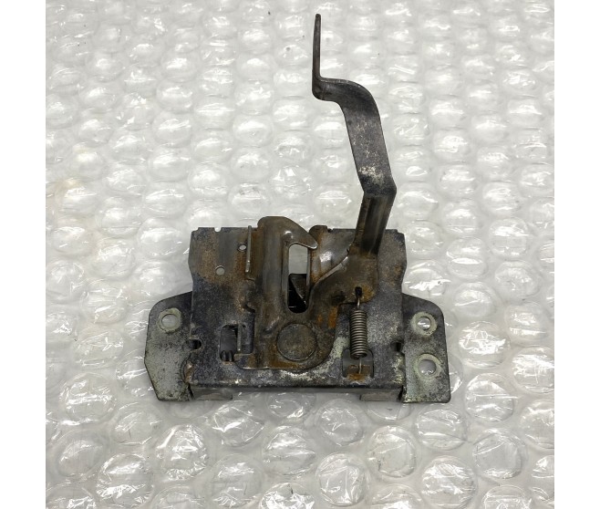 BONNET LATCH FOR A MITSUBISHI ASX - GA7W