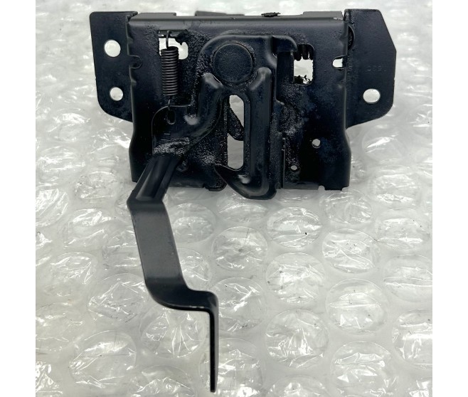 BONNET LATCH FOR A MITSUBISHI GA1W - 1600 - H-LINE(2WD),5FM/T RHD / 2010-05-01 -> - 