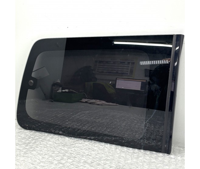 REAR RIGHT QUARTER WINDOW GLASS