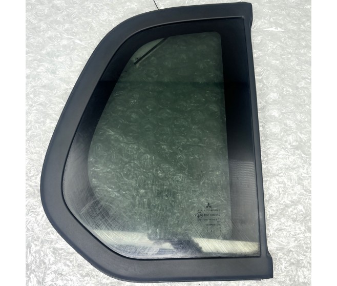 CAB SIDE WINDOW GLASS LEFT FOR A MITSUBISHI L200,L200 SPORTERO - KB4T