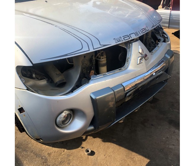 FRONT BUMPER WITH FOG LAMPS + OVER RIDER FOR A MITSUBISHI KA,B0# - FRONT BUMPER WITH FOG LAMPS + OVER RIDER