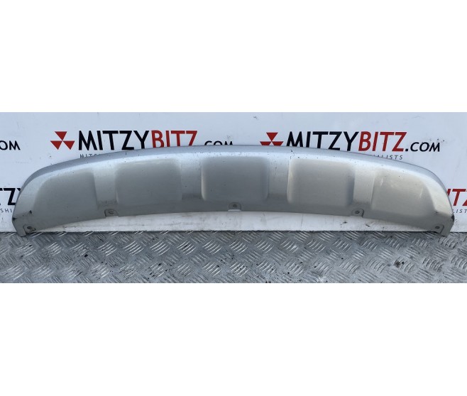 SILVER FRONT BUMPER LOWER EXTENSION TRIM FOR A MITSUBISHI BODY - 