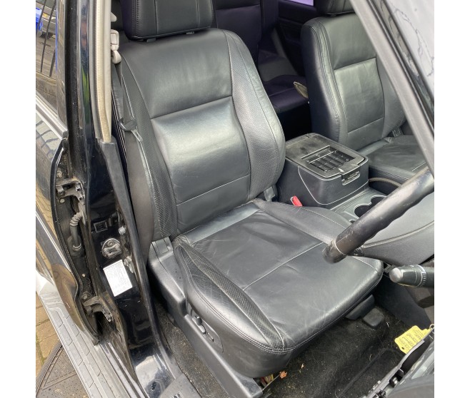SEAT SET FRONT MIDDLE AND THIRD ROW FOR A MITSUBISHI V80,90# - FRONT SEAT
