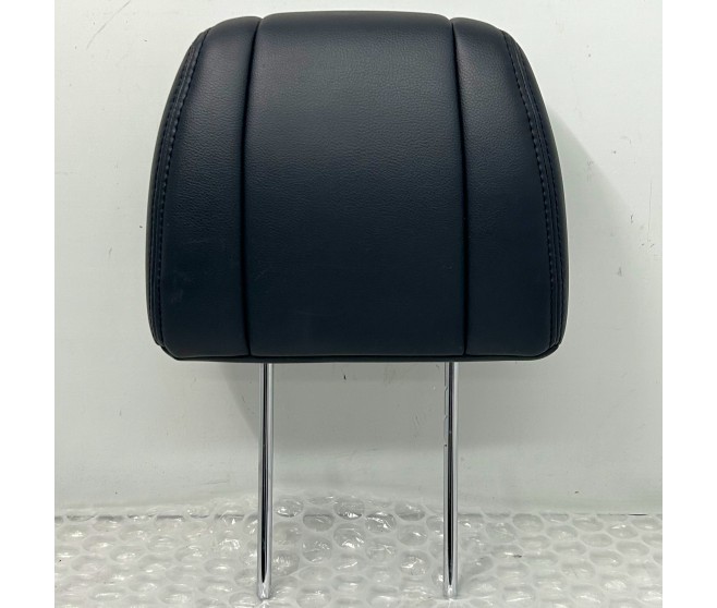 REAR SEAT HEAD REST FOR A MITSUBISHI PAJERO/MONTERO - V88W