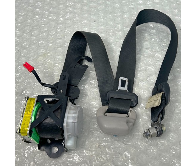 SEAT BELT FRONT RIGHT FOR A MITSUBISHI PAJERO/MONTERO - V97W