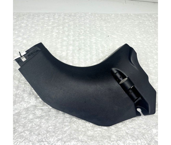 KICK PANEL COVER FRONT LEFT FOR A MITSUBISHI OUTLANDER - CW6W