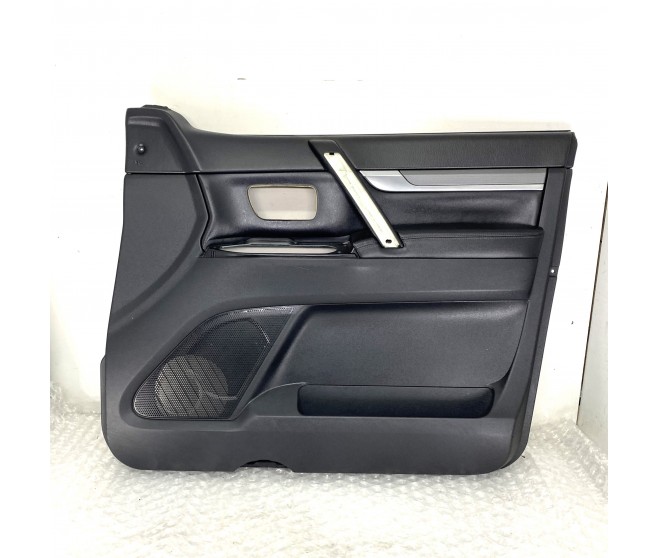 DOOR CARD TRIM FRONT RIGHT FOR A MITSUBISHI PAJERO - V93W
