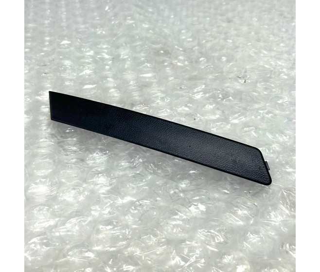 DOOR CARD HANDLE TRIM FRONT LEFT FOR A MITSUBISHI PAJERO - V87W