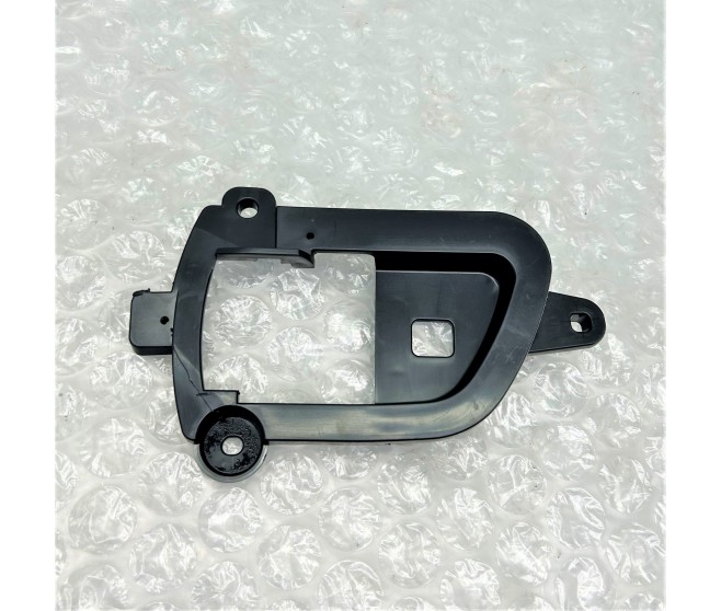 DOOR INSIDE HANDLE COVER LEFT FOR A MITSUBISHI OUTLANDER - CW8W