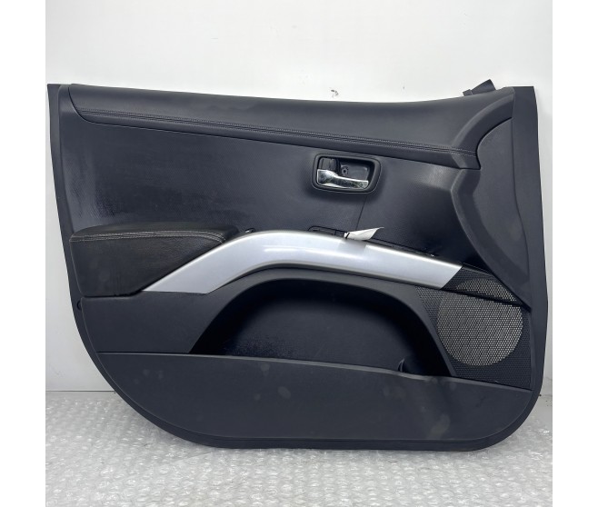 FRONT LEFT DOOR CARD FOR A MITSUBISHI OUTLANDER - CW5W