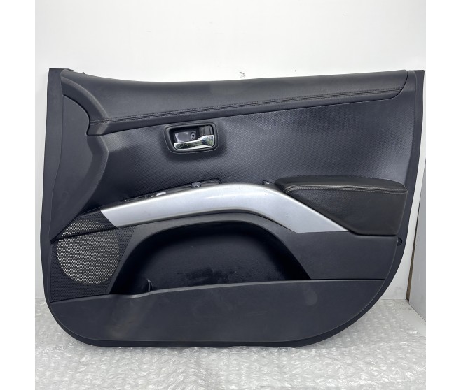 FRONT RIGHT DOOR CARD FOR A MITSUBISHI OUTLANDER - CW7W