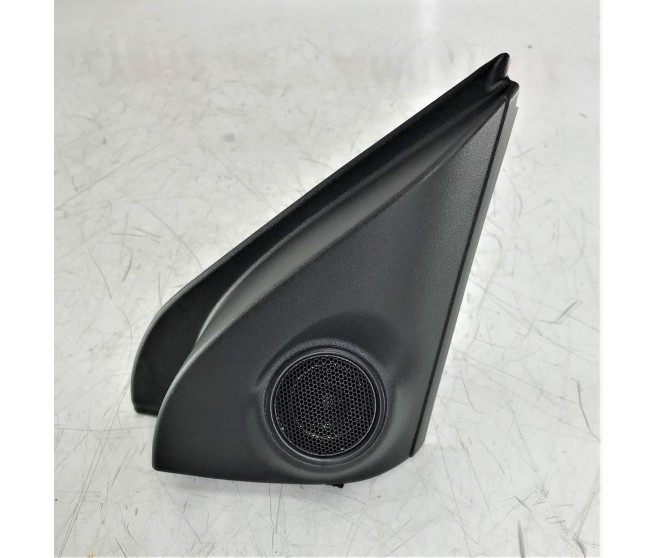 FRONT DOOR SASH TRIM WITH TWEETER RIGHT FOR A MITSUBISHI OUTLANDER PHEV - GG2W
