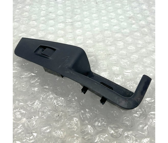 REAR DOOR POWER WINDOW SWITCH PANEL RIGHT AND SWITCH FOR A MITSUBISHI OUTLANDER - CW6W