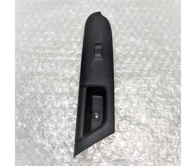 WINDOW SWITCH AND TRIM REAR RIGHT FOR A MITSUBISHI GA0# - WINDOW SWITCH AND TRIM REAR RIGHT