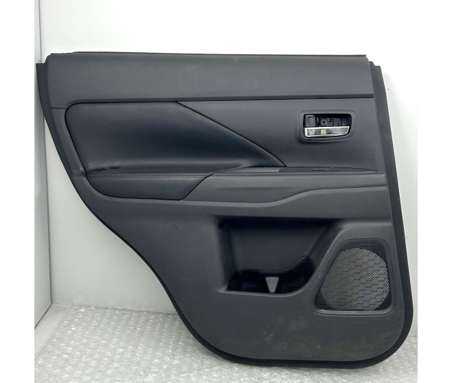 REAR LEFT DOOR CARD FOR A MITSUBISHI OUTLANDER - GF2W