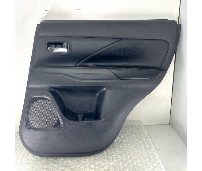 DOOR CARD REAR RIGHT FOR A MITSUBISHI GG0W - DOOR CARD REAR RIGHT