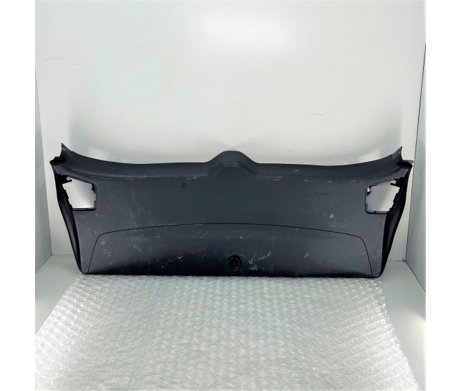 TAILGATE DOOR CARD TRIM FOR A MITSUBISHI OUTLANDER - CW7W