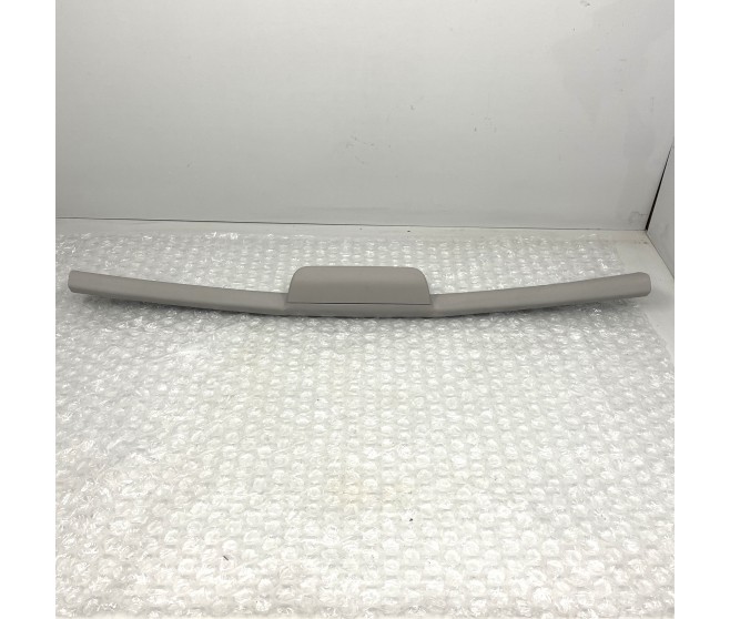 BACK DOOR WINDOW INT UPPER TRIM FOR A MITSUBISHI PAJERO/MONTERO - V98W