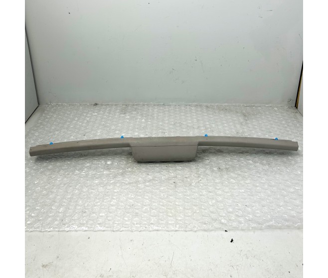 BACK DOOR WINDOW UPPER TRIM FOR A MITSUBISHI PAJERO/MONTERO - V93W