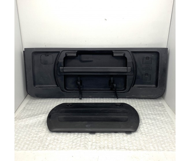 TAILGATE BOOTLID LOWER TRIM - SEE DESC FOR A MITSUBISHI PAJERO/MONTERO - V93W