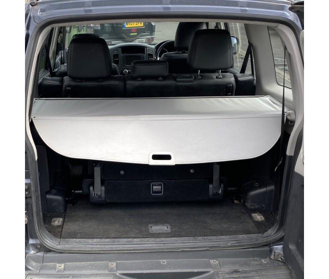 REAR PARCEL SELF FOR A MITSUBISHI PAJERO/MONTERO - V97W