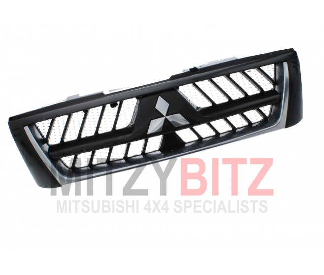 BLACK AND CHROME FRONT RADIATOR GRILLE FOR A MITSUBISHI PAJERO - V65W