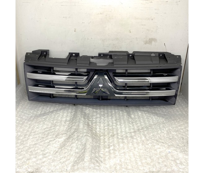 FRONT RADIATOR GRILLE FOR A MITSUBISHI V90# - FRONT RADIATOR GRILLE