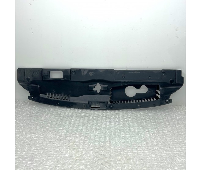 UPPER SLAM PANEL TRIM COVER FOR A MITSUBISHI BODY - 