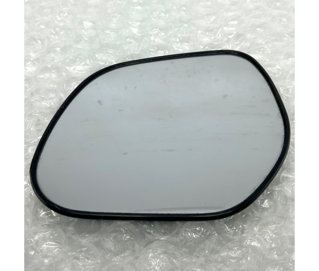 DOOR WING MIRROR GLASS LEFT FOR A MITSUBISHI GA0# - OUTSIDE REAR VIEW MIRROR