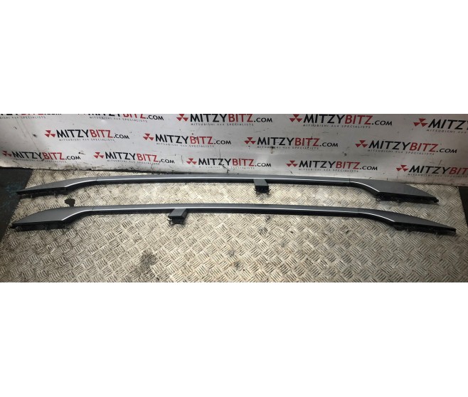 ROOF RACK BARS FOR A MITSUBISHI OUTLANDER - CW5W