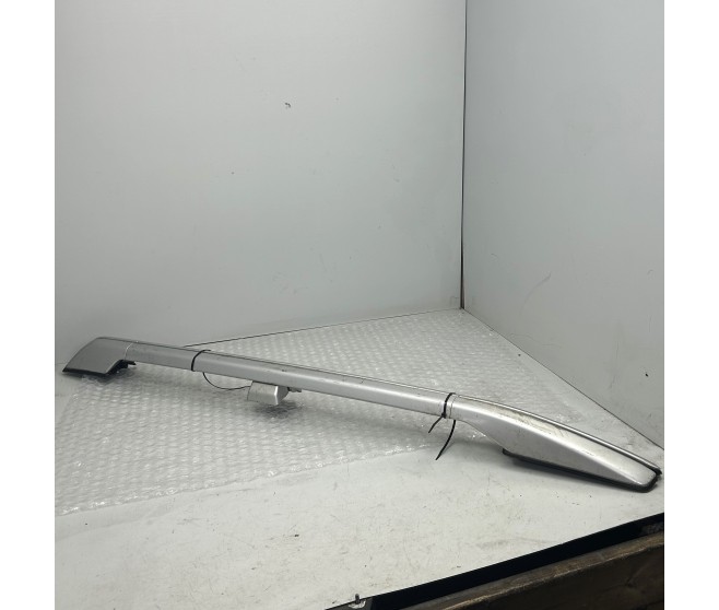 SILVER ROOF RAILS BARS FOR A MITSUBISHI GENERAL (EXPORT) - BODY