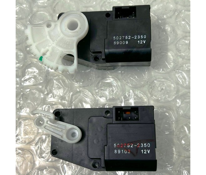 HEATER CONTROL MOTORS FOR A MITSUBISHI PAJERO/MONTERO SPORT - KH4W